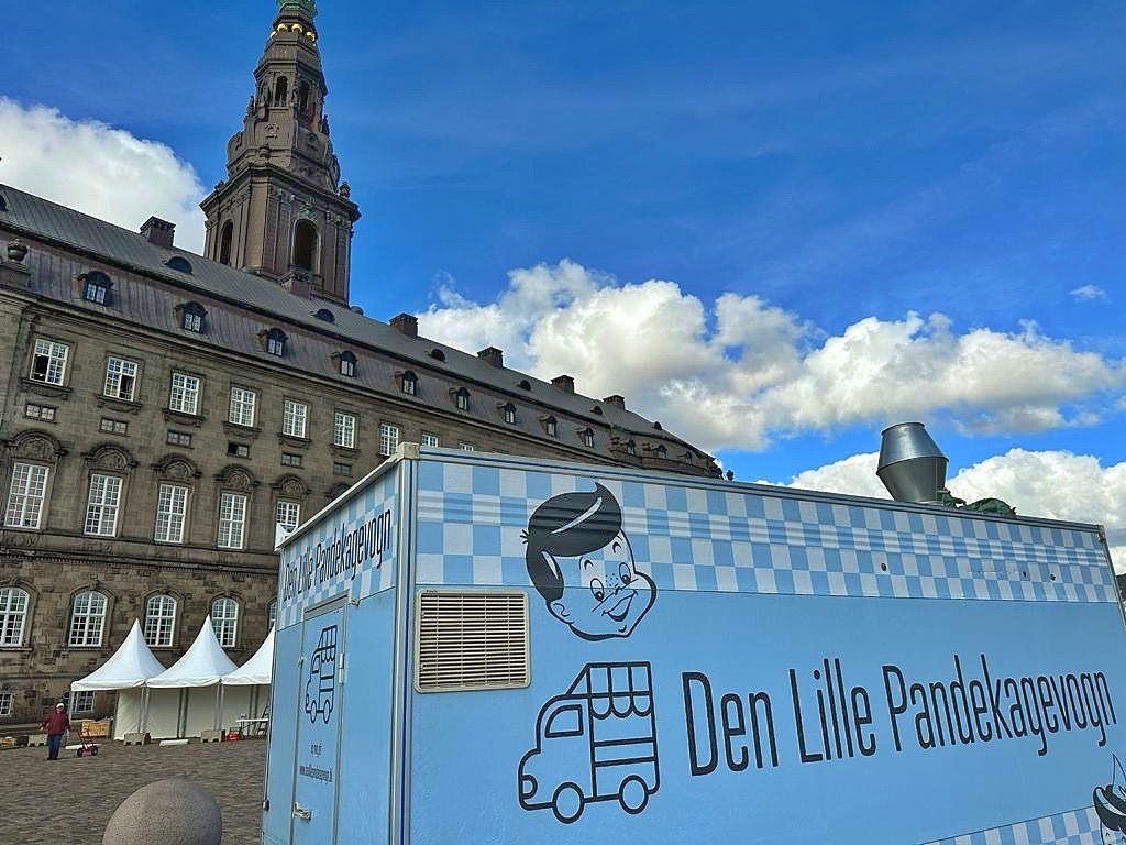 Søde pandekager til Demokratiets dag
